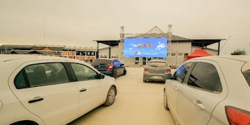 Durante la jornada del sábado se llevó a cabo la función del autocine en la ciudad.