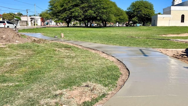 Comenzó la construcción de la vereda del paseo “Papa Francisco” en el Barrio La Villa