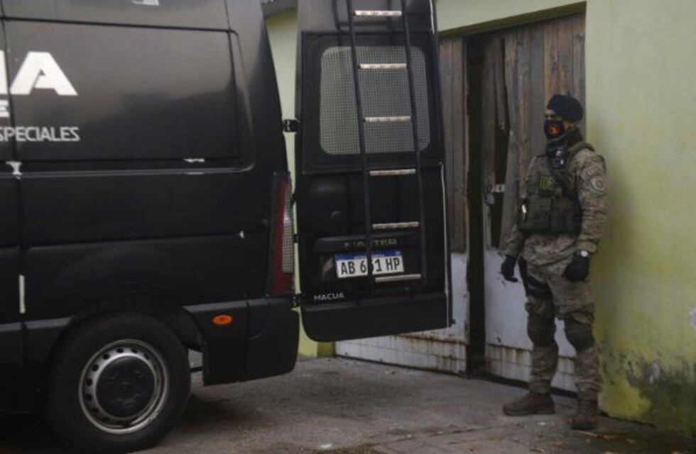 Allanaron la casa de  Aldo “Gatito” Sosa, jefe de la barra de Newell’s
