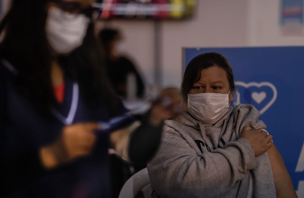 Científicos argentinos están desarrollando una vacuna contra el coronavirus, la gripe y el virus sincitial