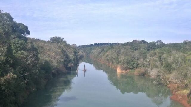 Puerto Iguazú: padre hijo fueron arrastrados por la corriente del arroyo Urugua-í.