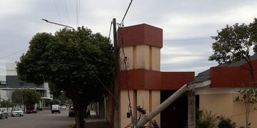 Un camión cortó cables de energía de CESPAL