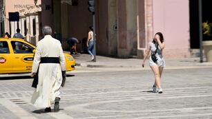 La ciudad de Córdoba se prepara para días calurosos.