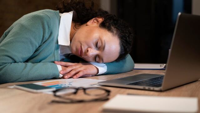Por qué las personas se despiertan cansadas a pesar de haber dormido por varias horas.