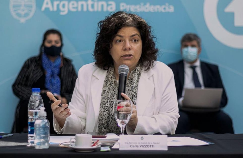 Carla Vizzotti: “No es en fábricas ni aulas donde se dan los contagios sino en las reuniones sociales”