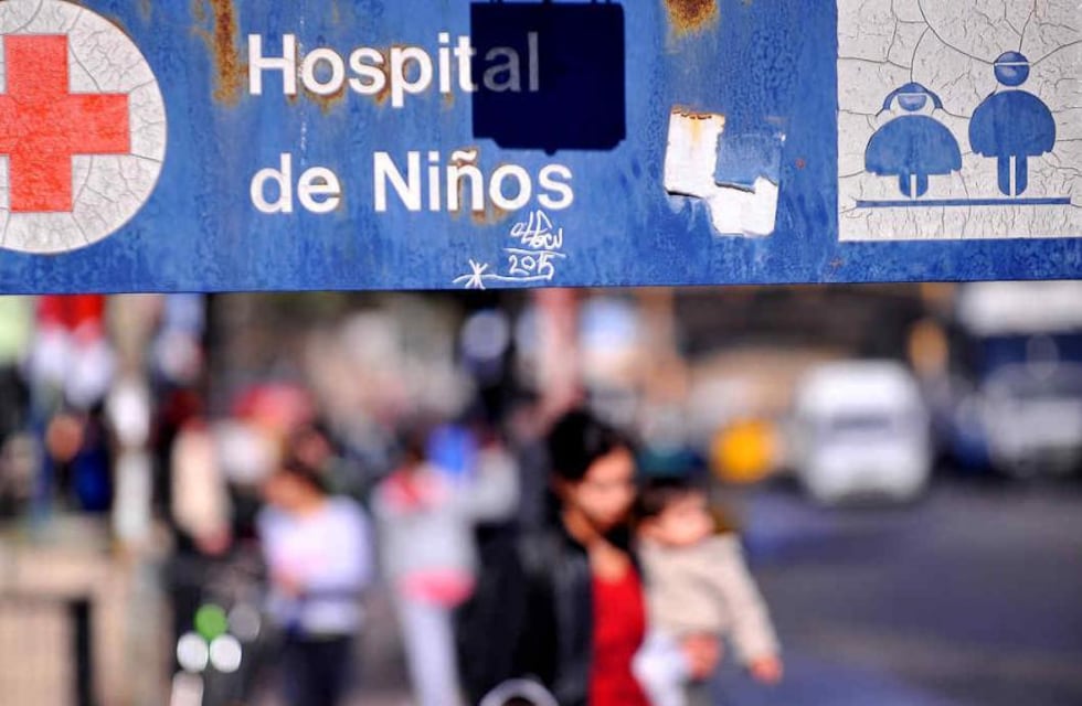 Un pequeño está internado en el Hospital de Niños luego de sufrir quemaduras en su cuerpo
