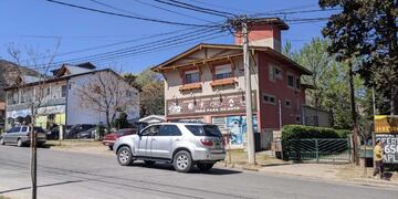 casa de repuestos en Villa General Belgrano donde el suegro baleó a su yerno. Foto La Voz