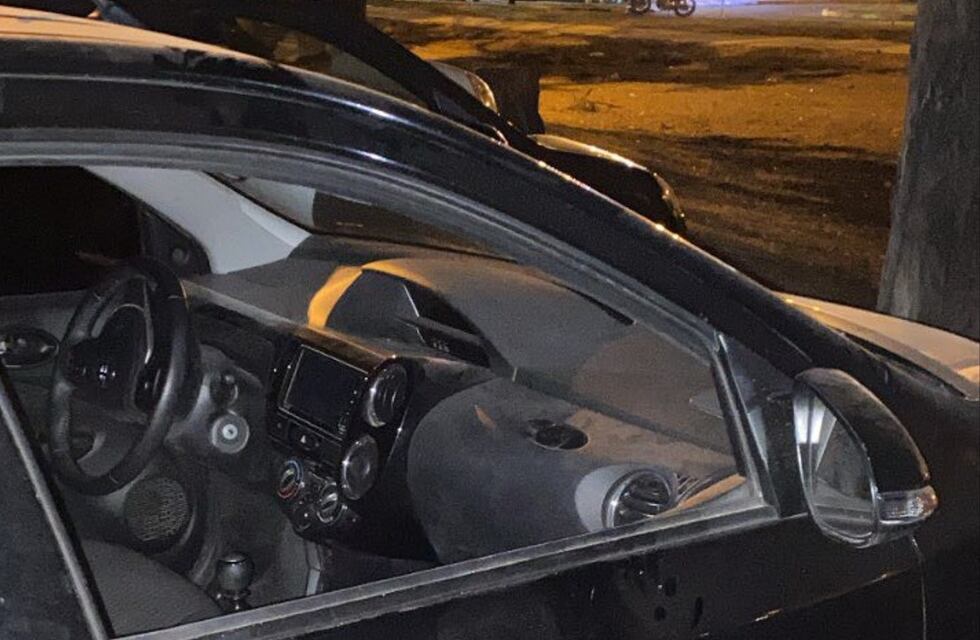 Fue a la Noche de los Cementerios de Córdoba y sufrió robo y daños en su auto