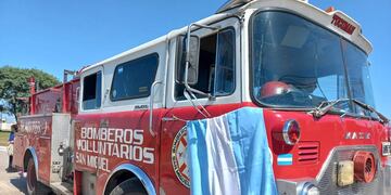 Camión bomba de la Asociación de Bomberos Voluntarios de San Miguel de Tucumán