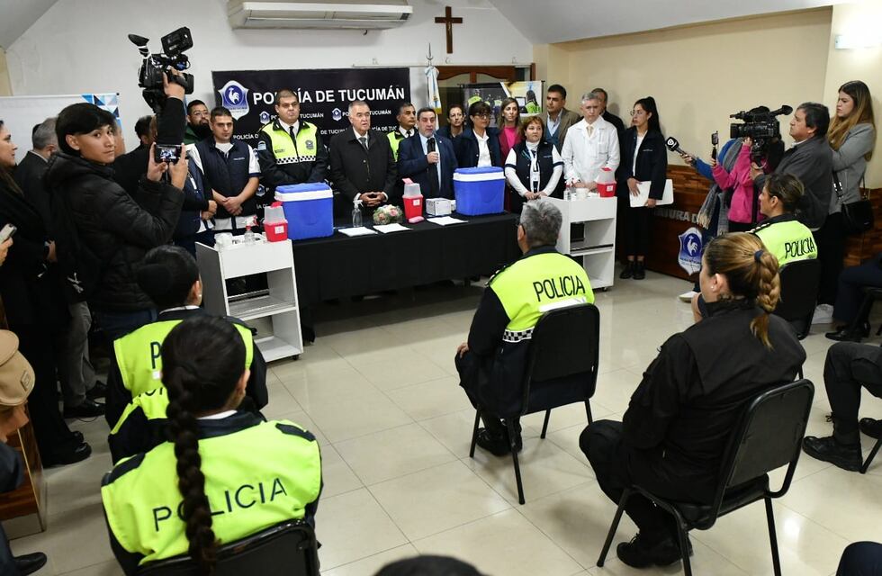 Operativo de vacunación contra el Dengue: comenzó la inoculación al personal policial