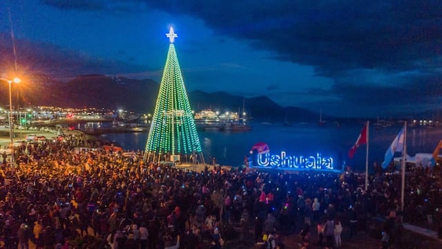 Se celebró el encendido del árbol junto al Canal de Beagle