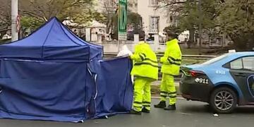 Un polista atropelló y mató a un peatón en plena avenida 9 de Julio. Foto: captura C5N