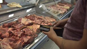 Un carnicero lloró por los aumentos (Facundo Luque / La Voz)