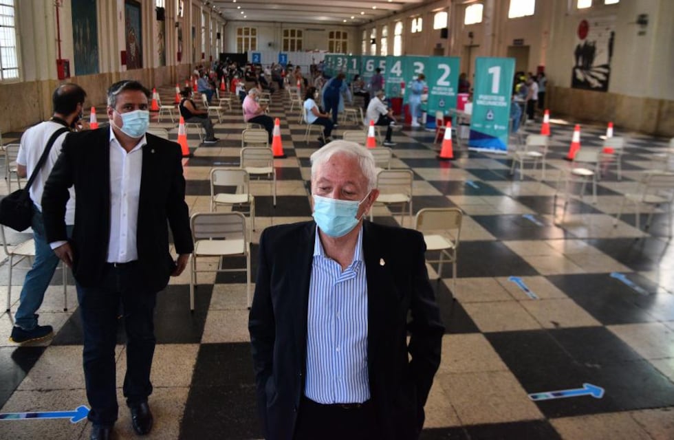 La explicación de la UNC por la vacunación de algunos docentes