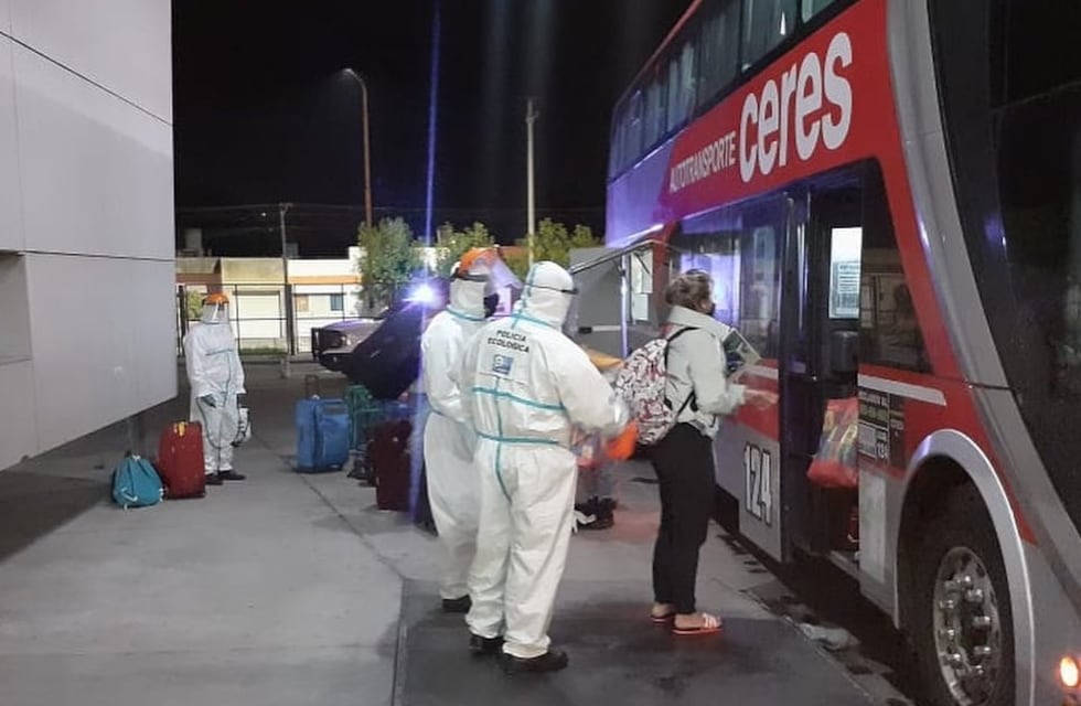 Llegaron los egresados bahienses que dieron positivo de Covid en Bariloche