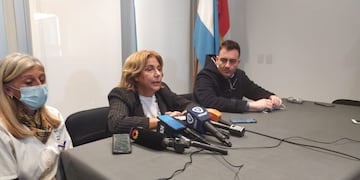 La ministra de Salud de Santa Fe, Sonia Martorano, informó el chico se encuentra internado en terapia.