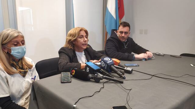 La ministra de Salud de Santa Fe, Sonia Martorano, informó el chico se encuentra internado en terapia.