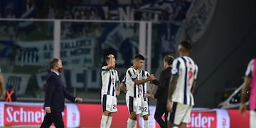 El DT Ángel Hoyos y su noche en Talleres vs. San Lorenzo (Facundo Luque / La Voz).