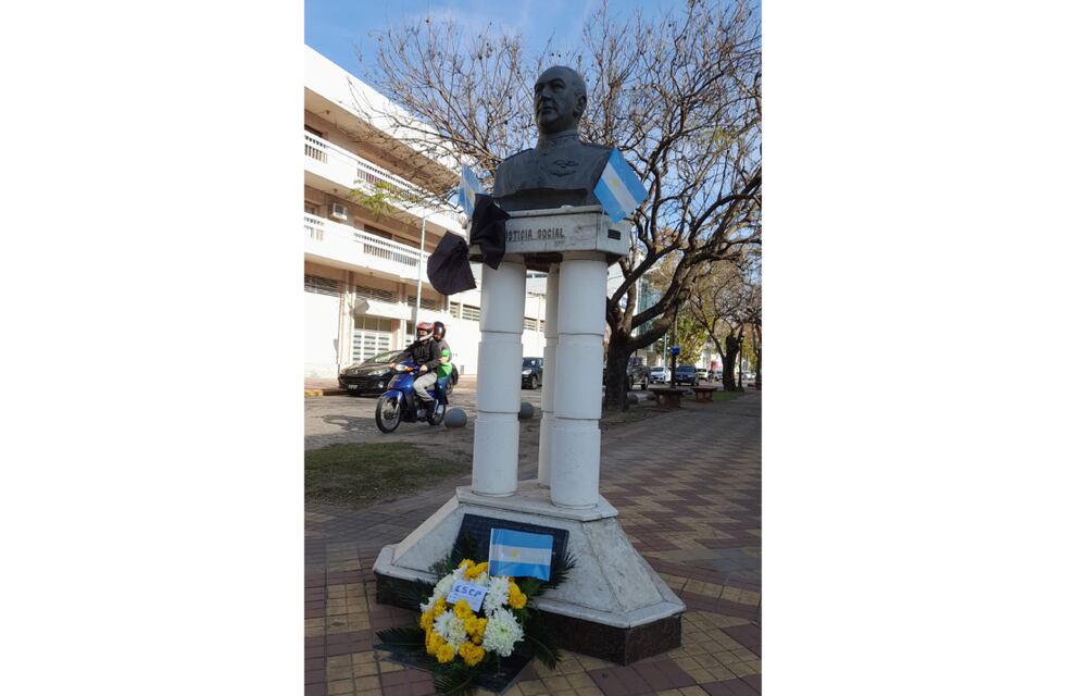 Homenaje a Perón a 49 años de su fallecimiento