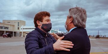 El Mandatario fueguino recibió al Presidente de la Nación en el Aeropuerto Internacional de Río Grande.