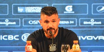 Javier Gandolfi en la conferencia de prensa de Talleres (Pedro Castillo / La Voz)