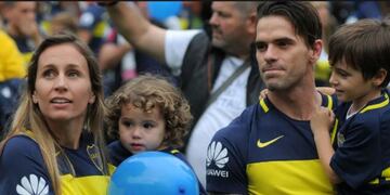 Gisela Dulko y Fernando Gago con sus hijos mayores