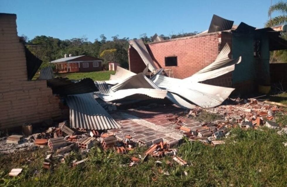 Comedor de una escuela en El Soberbio fue consumida por un incendio