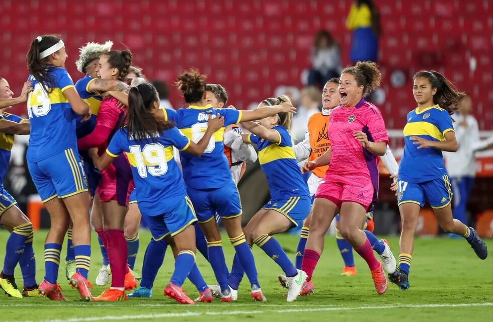 Riquelme sorprendió al plantel femenino de Boca que clasificó a la final de la Libertadores: “Voy a tratar de estar ahí”