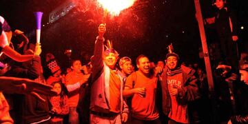 Por el coroanvirus está prohibido festejar en la calle, solo se admiten vehículos en caravana. Imagen ilustrativa.