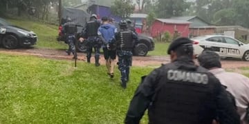 Detuvieron a tres vecinos de Oberá acusados de incendiar la vivienda de un hombre.