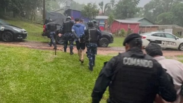 Detuvieron a tres vecinos de Oberá acusados de incendiar la vivienda de un hombre.