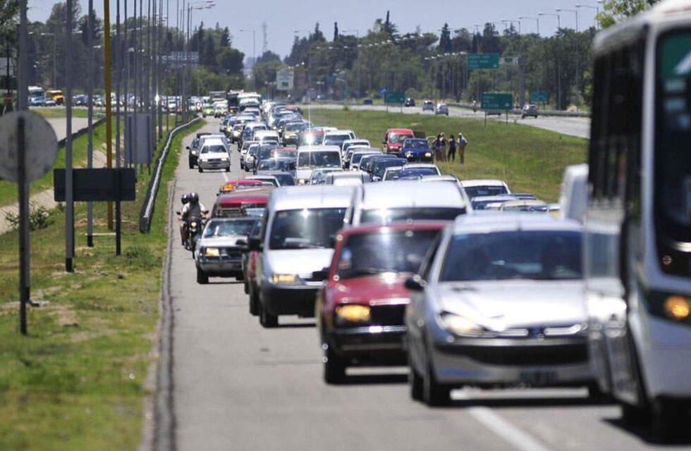 Caos de tránsito en la Ruta 2 por el fin de semana largo de Semana Santa