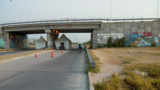 El pasacalles fue colgado en inmediaciones de las avenidas Belgrano y Lugones de Santiago del Estero.