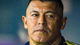 ¿Seguirá? El DT de Boca, Jorge Almirón, es muy cuestionado por los hinchas y su futuro es una incógnita.