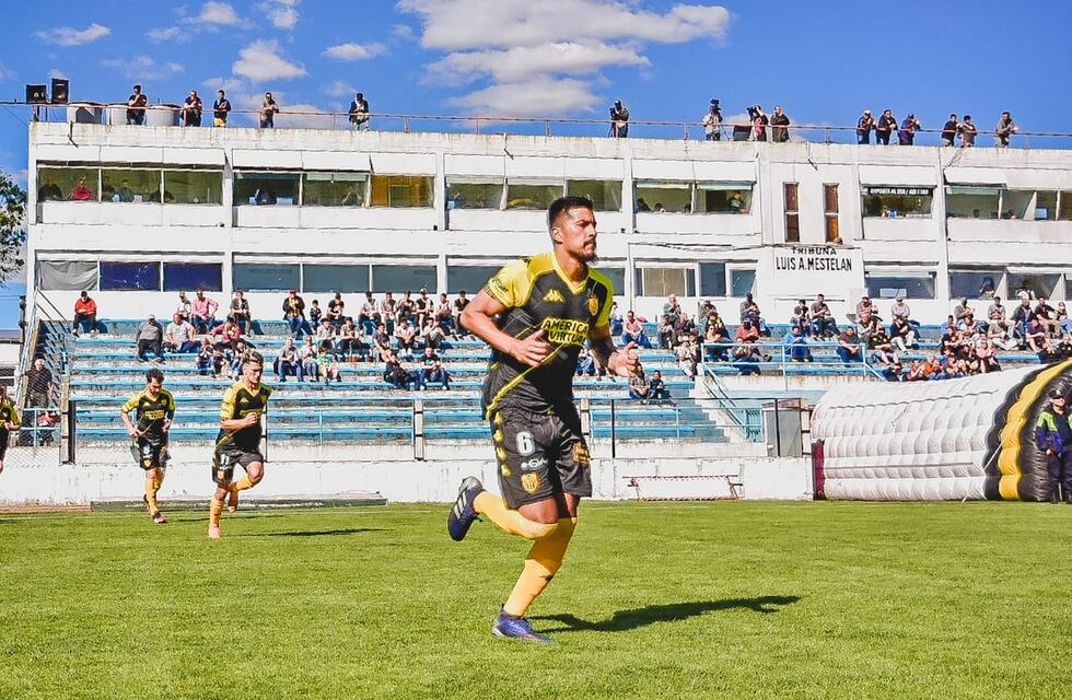 Santamarina de Tandil ganó 2 a 0 ante Deportivo Morón