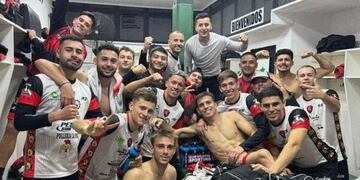 Sporting superó a Villa Mitre 2 a 0 como visitante