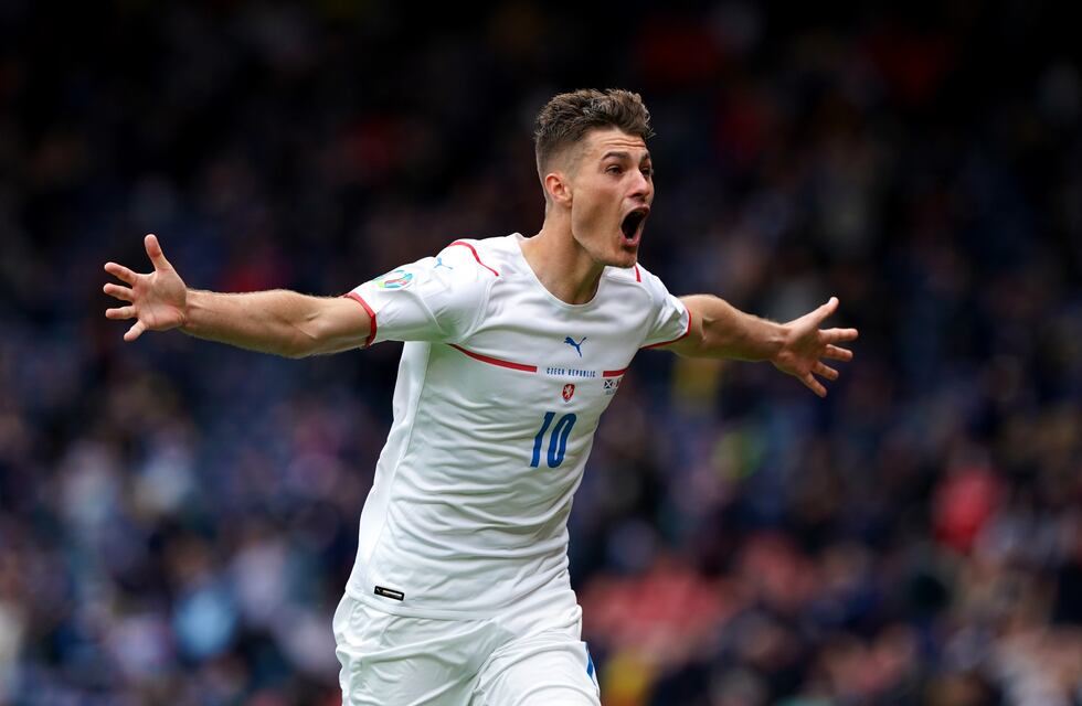 El mejor gol de la Eurocopa: Patrik Schick y un tremendo remate de mitad de cancha para el triunfo de República Checa