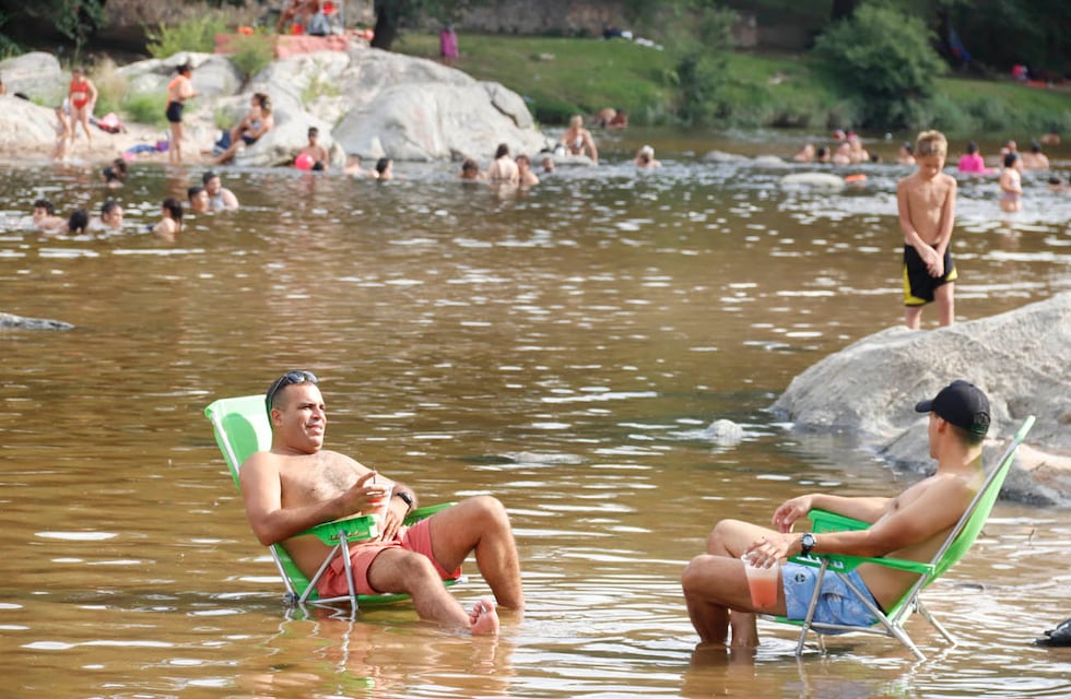Verano en Carlos Paz: domingo soleado para disfrutar las sierras