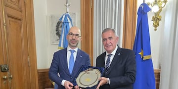 El embajador adjunto fue recibido por Jaldo y participará de una jornada con estudiantes y disertación internacional.