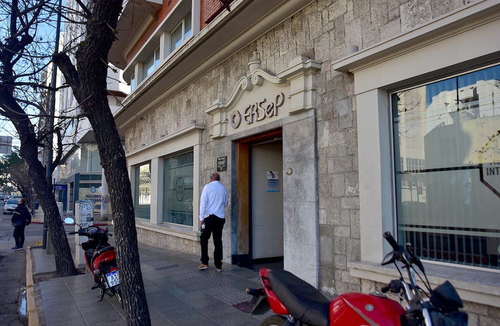 Buscan desfinanciar al organismo que aprueba los aumentos en las tarifas de los servicios públicos en Córdoba