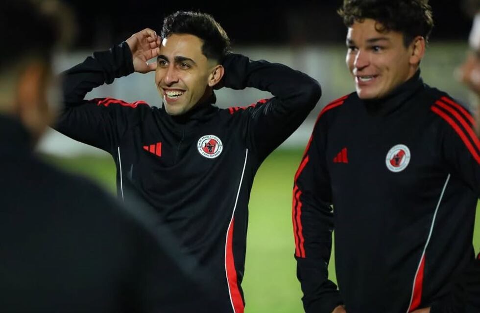 Matías Luque juega la Copa Potrero para el equipo de Julián Álvarez
