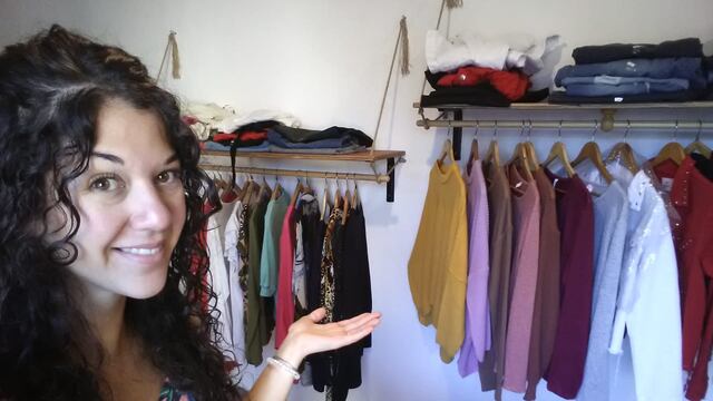 Violeta, la dueña de "De mí. Para ti", el local de ropa que tiene desde el talle 36 al 60.