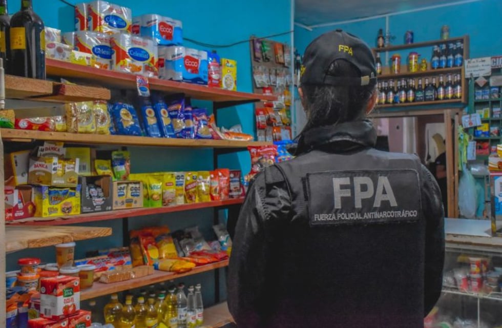 Alta Gracia: disfrazó de almacén el puesto de drogas y fue detenido