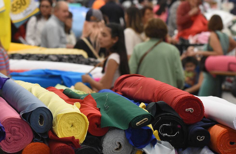 En busca de nuevos acuerdos: el Gobierno espera que la industria textil congele sus precios por dos meses