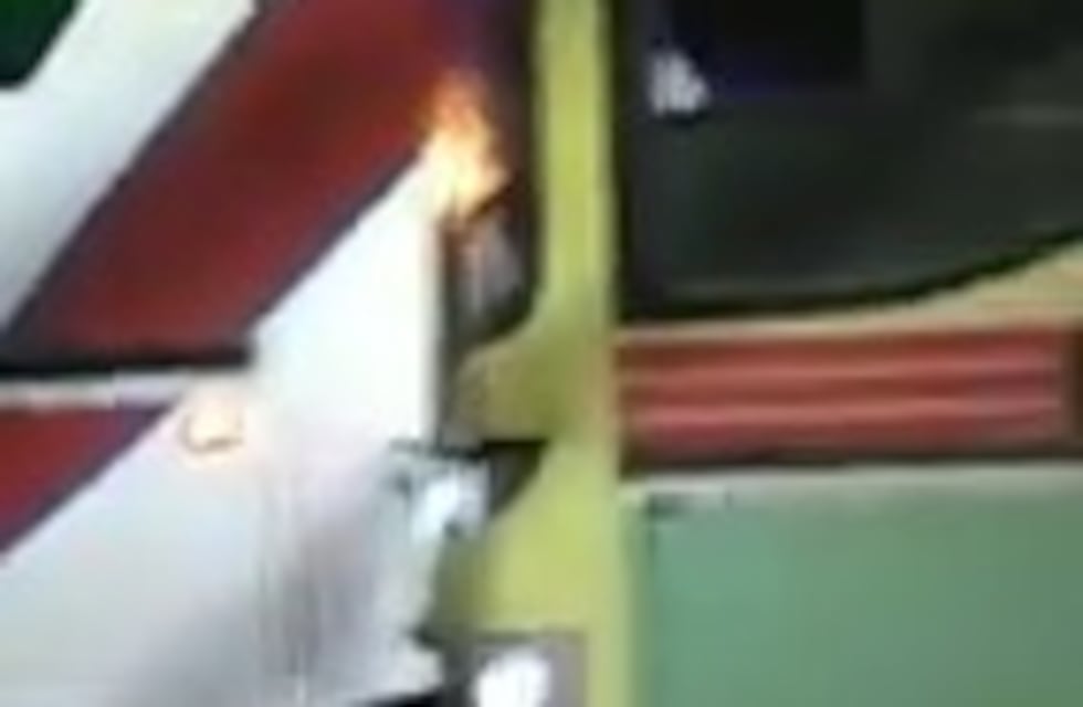 Accidente vial: choque entre dos colectivos