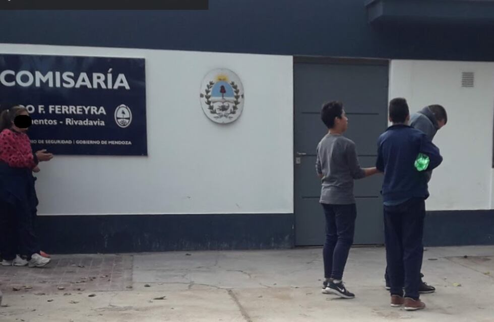 Un policía, toda su familia y otras dos personas fueron asaltados en una violenta entradera en Rivadavia