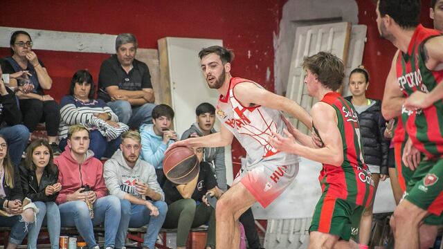 Oficial de Básquet de Tres Arroyos: Huracán y Blanco y Negro semifinalistas