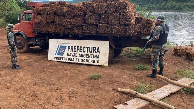 Prefectura incauta más de cuatro toneladas de tabaco en El Soberbio.