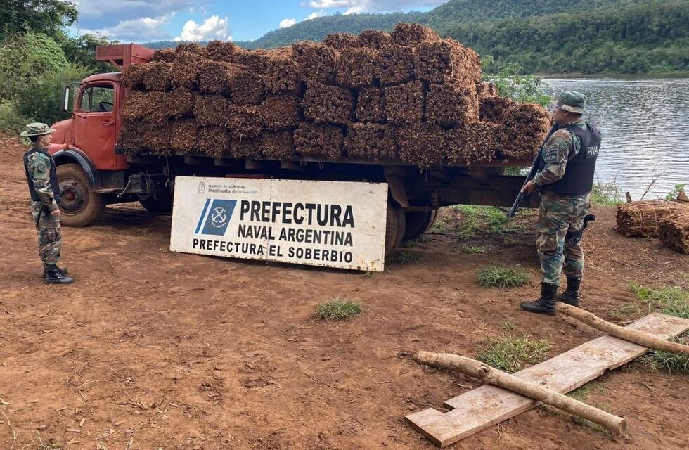 Prefectura incauta más de cuatro toneladas de tabaco en El Soberbio