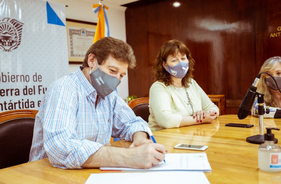 Gobierno acordó una mejora salarial anual que promedia el 50%